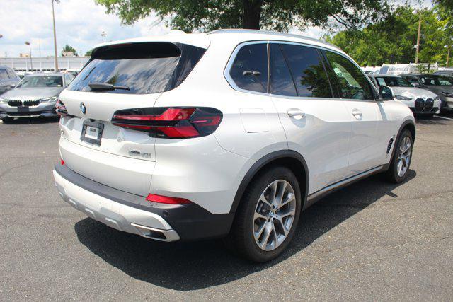 Photo of 2024 Mineral White Metallic BMW X5