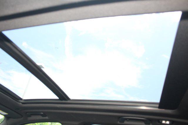 Photo of 2024 Mineral White Metallic BMW X5