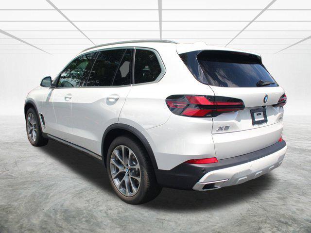 Photo of 2024 Mineral White Metallic BMW X5