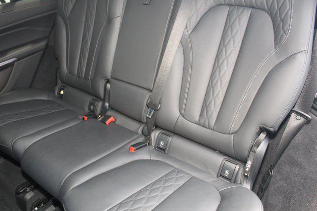 Photo of 2024 Black Sapphire Metallic BMW X7