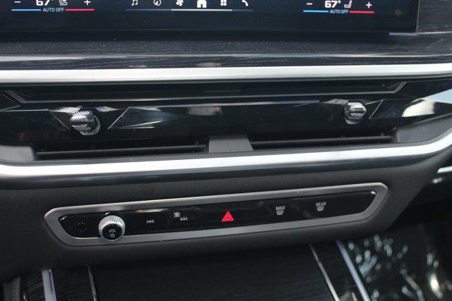 Photo of 2024 Black Sapphire Metallic BMW X7