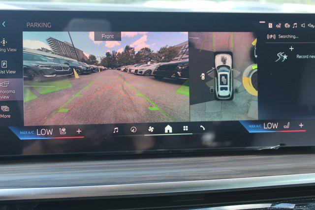 Photo of 2026 Mineral White Metallic BMW X7