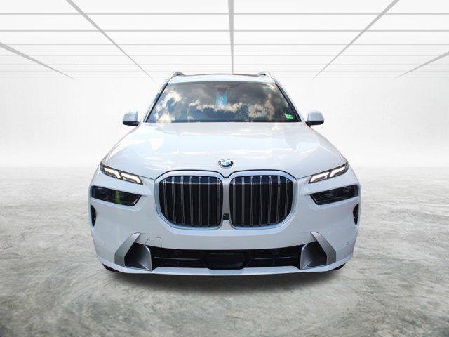 Photo of 2026 Mineral White Metallic BMW X7