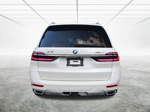 Photo of 2026 Mineral White Metallic BMW X7