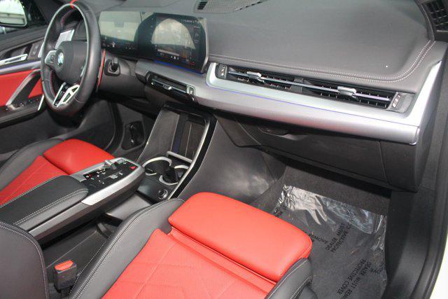 Photo of 2024 Mineral White Metallic BMW X1