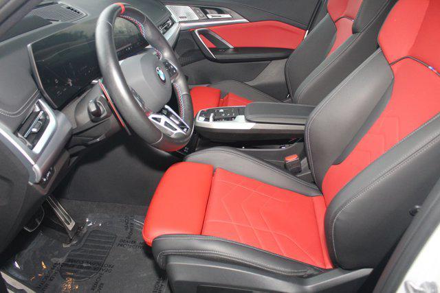 Photo of 2024 Mineral White Metallic BMW X1