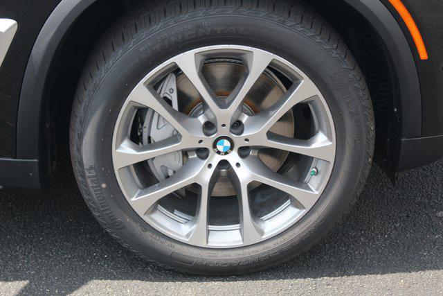 Photo of 2026 Black Sapphire Metallic BMW X5 PHEV