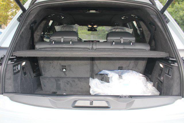 Photo of 2026 Brooklyn Grey Metallic BMW X7