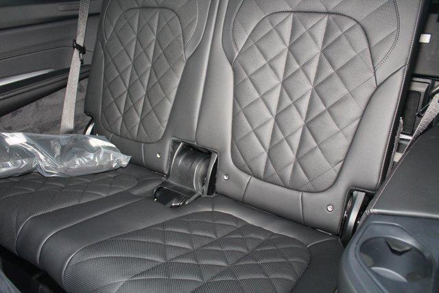 Photo of 2026 Brooklyn Grey Metallic BMW X7