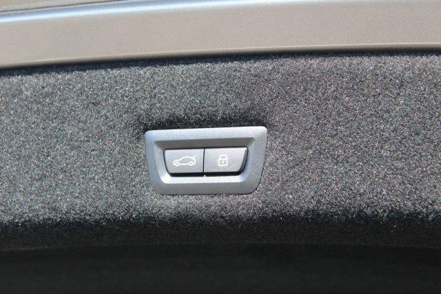 Photo of 2024 Oxide Grey Metallic BMW i7
