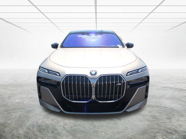 Photo of 2024 Oxide Grey Metallic BMW i7