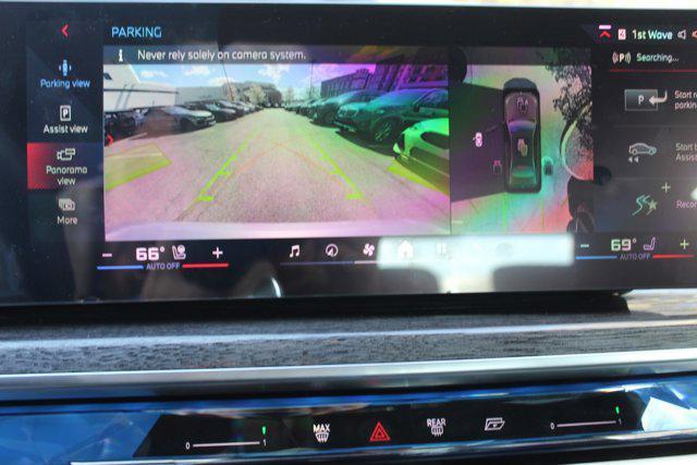 Photo of 2024 Oxide Grey Metallic BMW i7