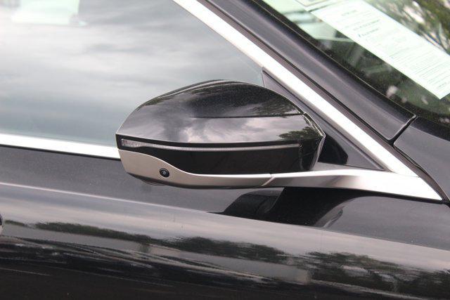 Photo of 2025 Black Sapphire Metallic BMW i5
