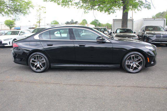 Photo of 2025 Black Sapphire Metallic BMW i5