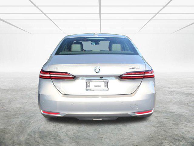 Photo of 2025 Oxide Grey Metallic BMW i5