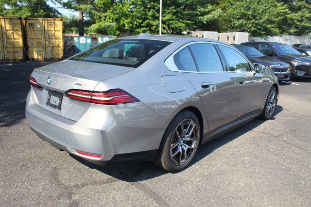 Photo of 2025 Oxide Grey Metallic BMW i5