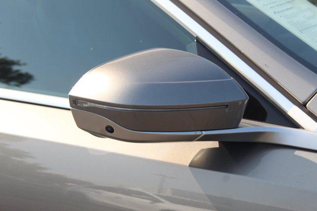 Photo of 2025 Oxide Grey Metallic BMW i5