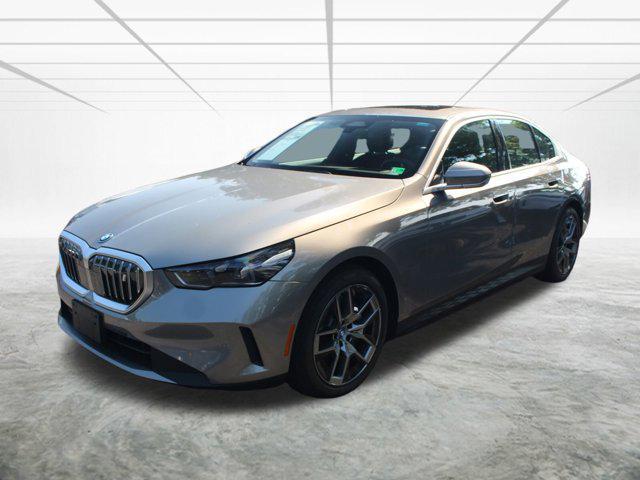Photo of 2025 Oxide Grey Metallic BMW i5