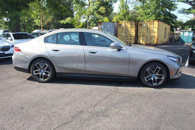 Photo of 2025 Oxide Grey Metallic BMW i5