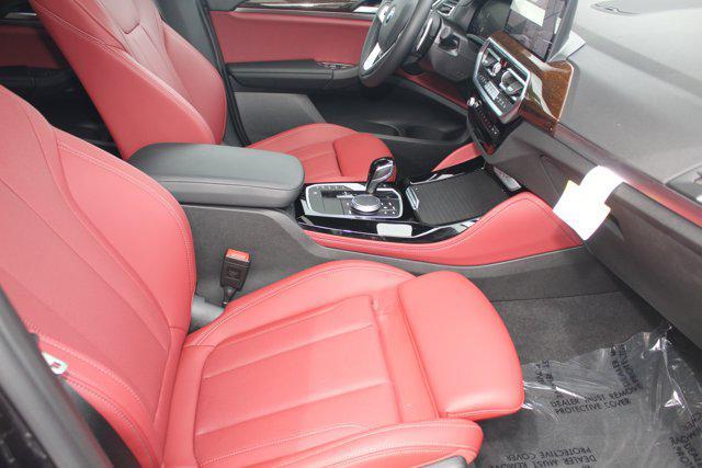 Photo of 2024 Dark Graphite Metallic BMW X4