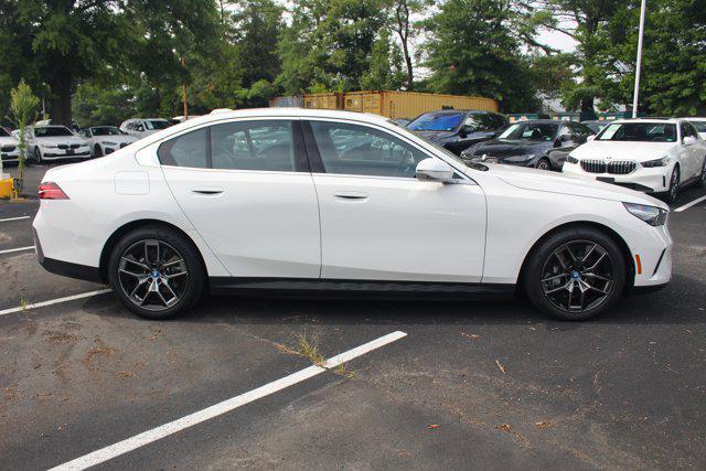 Photo of 2025 Alpine White BMW i5