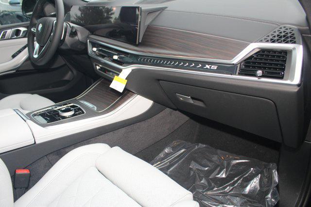 Photo of 2026 Black Sapphire Metallic BMW X5