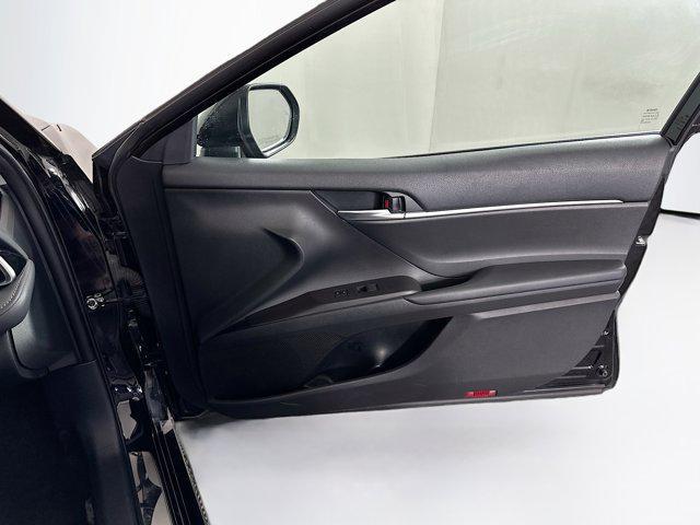 Photo of 2023 Midnight Black Metallic Toyota Camry