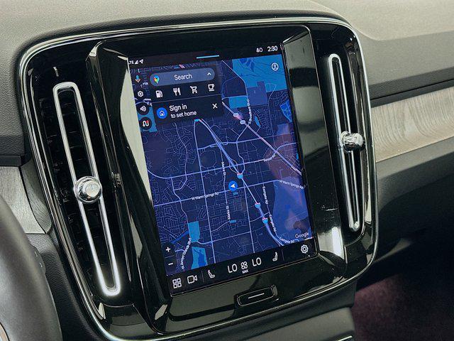 Photo of 2025 Crystal White Pearl Volvo XC40