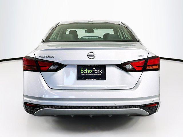 Photo of 2022 Brilliant Silver Metallic Nissan Altima