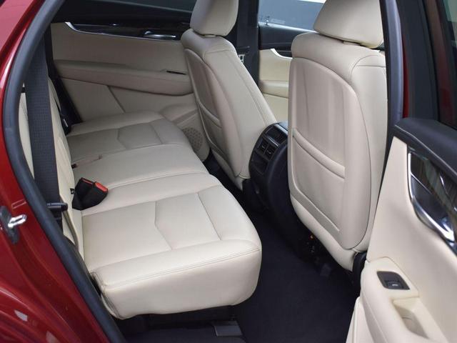 Photo of 2019 Red Horizon Tintcoat Cadillac XT5