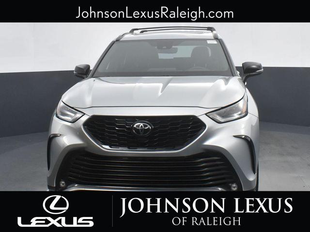Photo of 2022 Celestial Silver Metallic Toyota Highlander