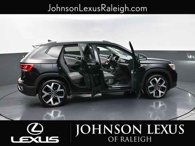 Photo of 2023 Deep Black Volkswagen Taos
