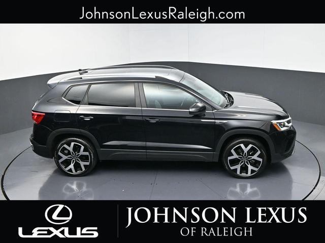 Photo of 2023 Deep Black Volkswagen Taos