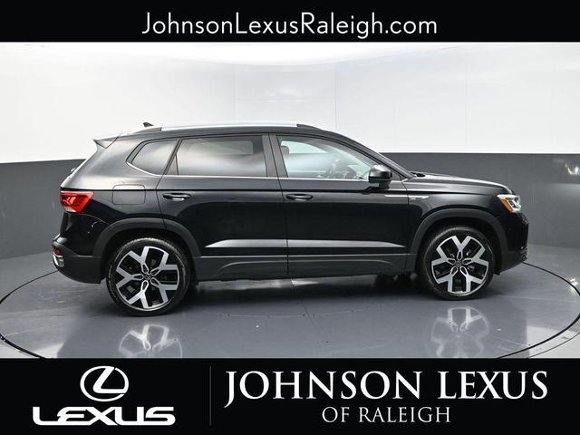 Photo of 2023 Deep Black Volkswagen Taos