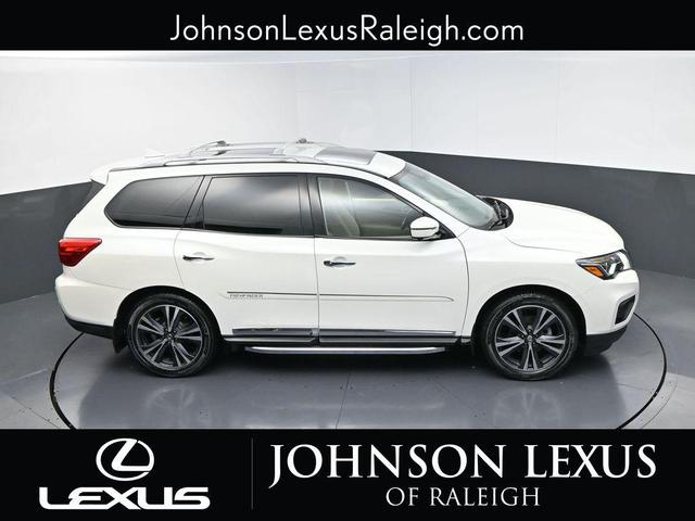 Photo of 2019 Pearl White Tricoat Nissan Pathfinder