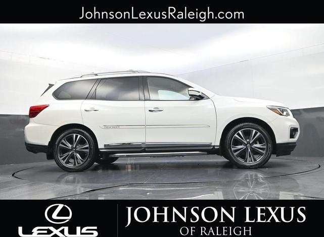 Photo of 2019 Pearl White Tricoat Nissan Pathfinder