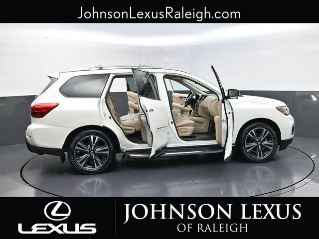 Photo of 2019 Pearl White Tricoat Nissan Pathfinder