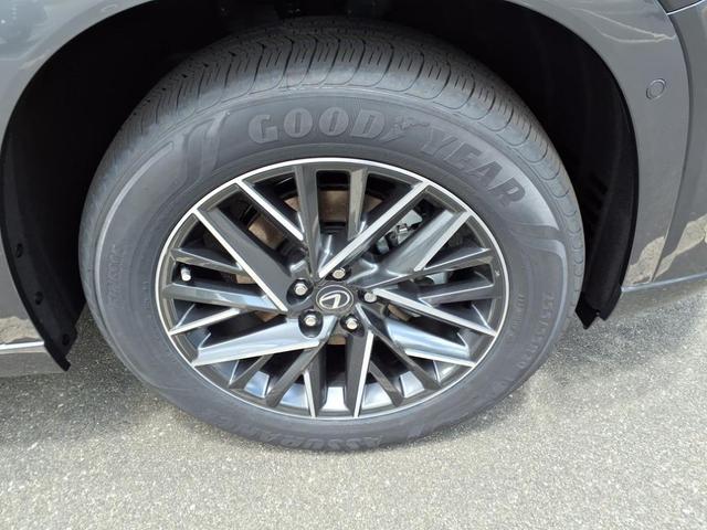 Photo of 2025 Cloudburst Gray Lexus TX 350