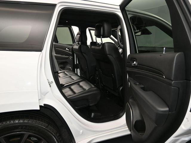 Photo of 2021 Bright White Clearcoat Jeep Grand Cherokee
