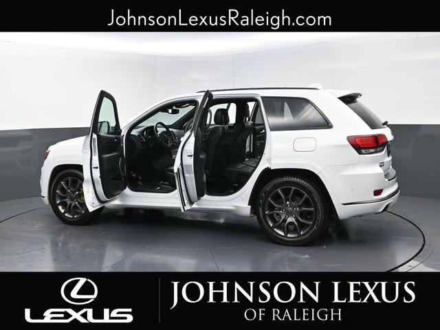 Photo of 2021 Bright White Clearcoat Jeep Grand Cherokee
