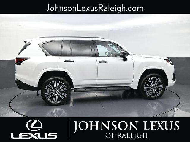 Photo of 2025 Eminent White Pearl Lexus LX 600