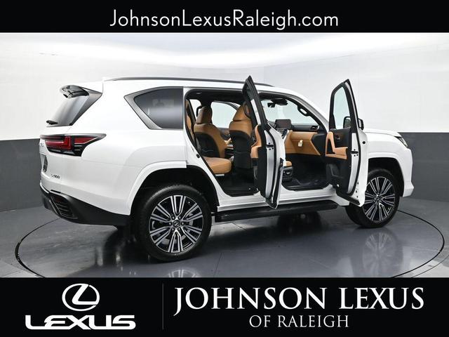 Photo of 2025 Eminent White Pearl Lexus LX 600