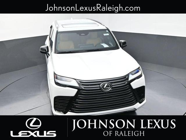 Photo of 2025 Eminent White Pearl Lexus LX 600