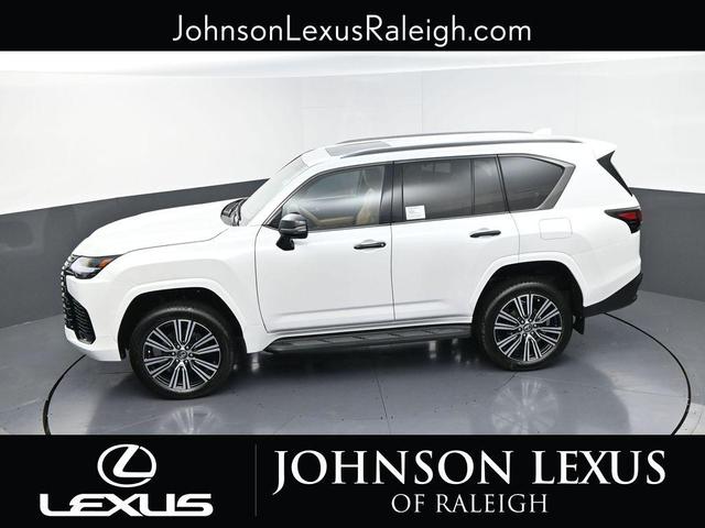 Photo of 2025 Eminent White Pearl Lexus LX 600