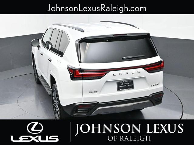 Photo of 2025 Eminent White Pearl Lexus LX 600