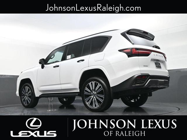 Photo of 2025 Eminent White Pearl Lexus LX 600