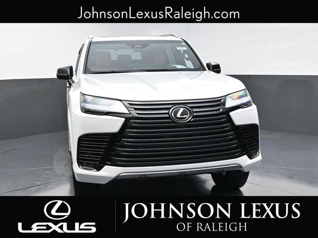 Photo of 2025 Eminent White Pearl Lexus LX 600