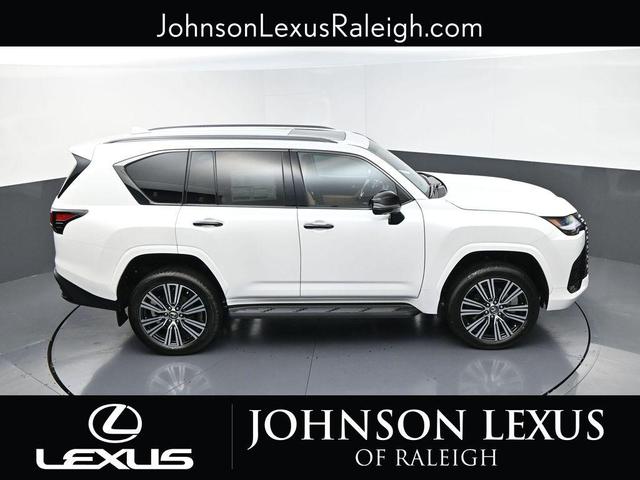 Photo of 2025 Eminent White Pearl Lexus LX 600