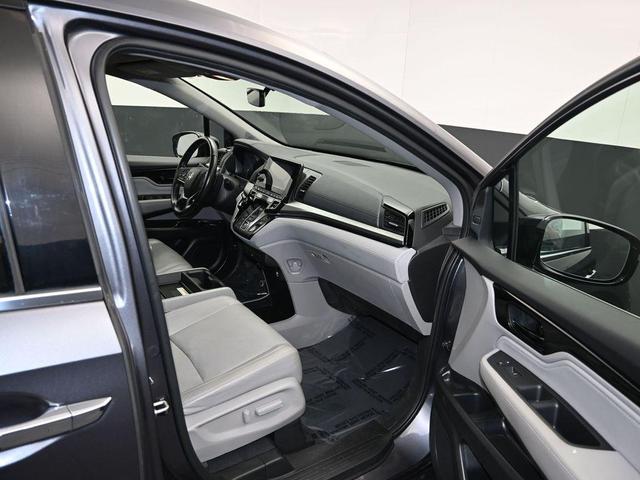 Photo of 2018 Modern Steel Metallic Honda Odyssey