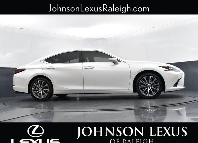 Photo of 2021 Eminent White Pearl Lexus ES 350